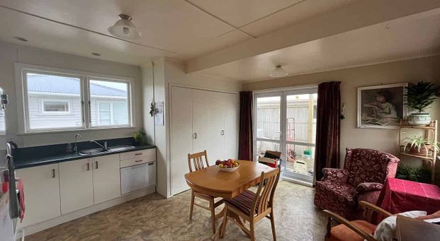 Home in Awapuni - Photo 1