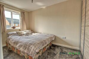 2 BEDROOM House - Semi-Detached - Photo 5