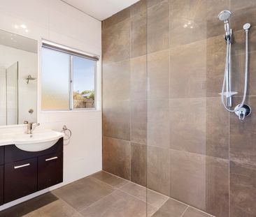 32 Jeffers Street, Noble Park VIC 3174 - House For Rent | Domain - Photo 5