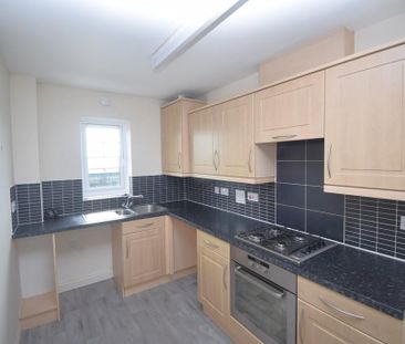 2 bedroom flat to rent - Photo 4