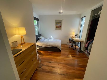 Yarraville - Photo 2