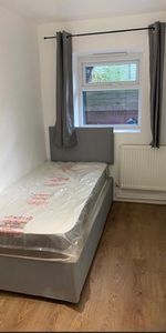 Room in a Shared Flat, London, W2 - Photo 3