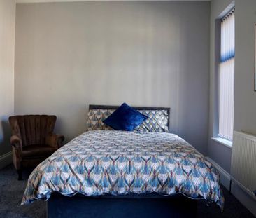 1 bedroom in a house share to rent - Photo 3