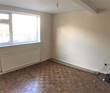 2 bedroom maisonette to rent - Photo 4