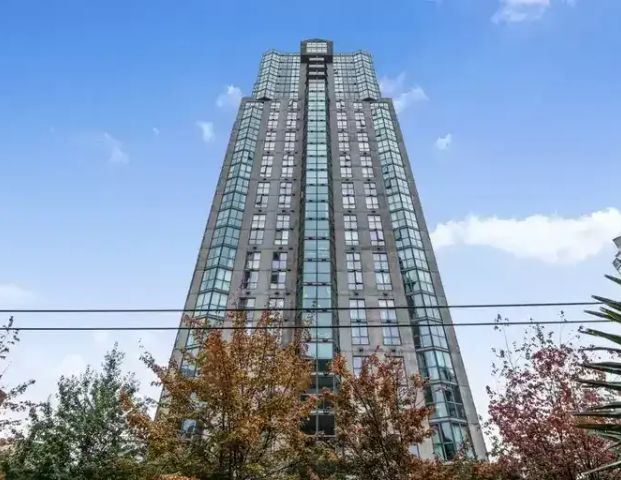 1-Bedroom Condo with Den & parking -sunlit and ready to move in. | 1188 Howe Street, Vancouver - Photo 1