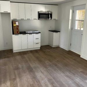 Appartement refait a NEUF 3 1/2 - Photo 2