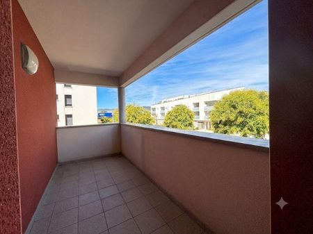 Location Appartement 3 pièces 76m² BOURG LES VALENCE 26500 - Photo 5