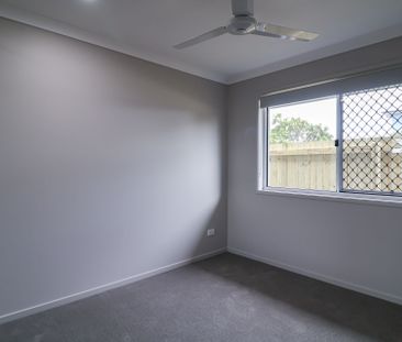 COASTAL COMFORT MEETS EASY LIVING AT 2 CHELSEA DRIVE! - Photo 4