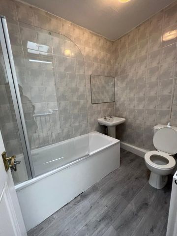 Room in a Shared Flat, Stunning Double Room In Westminster/, SW1V - Photo 3