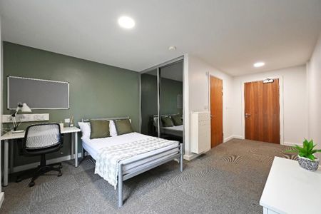 4 bedroom flat to rent - Photo 5