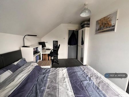 1 bedroom in a house share to rent - Photo 5