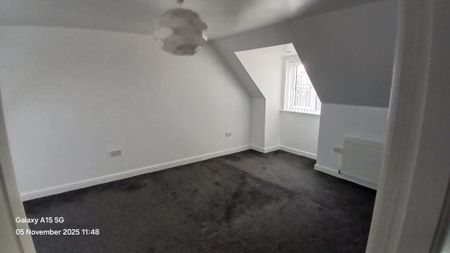 3 bedroom end of terrace house to rent - Photo 2