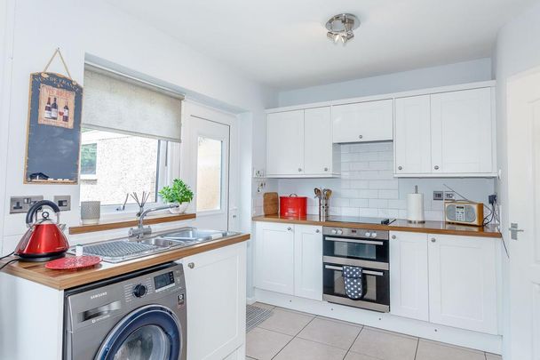 3 bedroom semi-detached house to rent - Photo 1