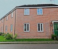 2 BEDROOM Maisonette - Upper - Photo 4