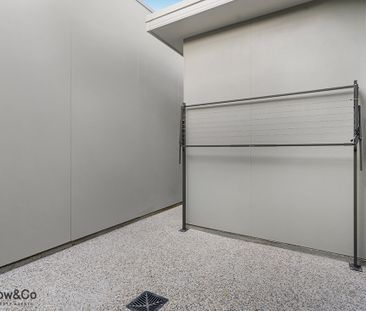 NEAR NEW 3BED HOME WITH DUCTED AIR-CON - Photo 6