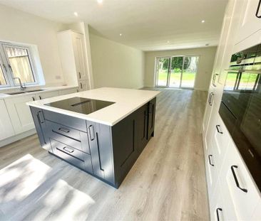 4 bedroom detached house to rent - Photo 6