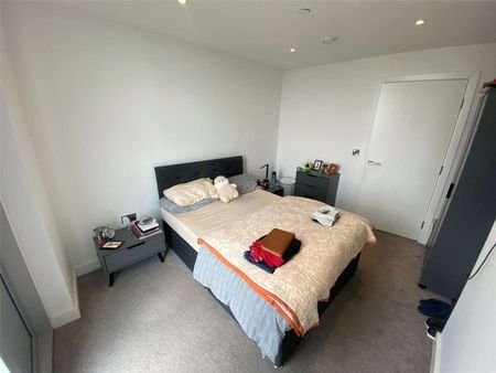 Available Mid to Late September | Two Bedroom & Two Bathroom | Fully Furnished | Concierge, Gym , Tennis Court & Many Exclusive Amenities - Photo 2
