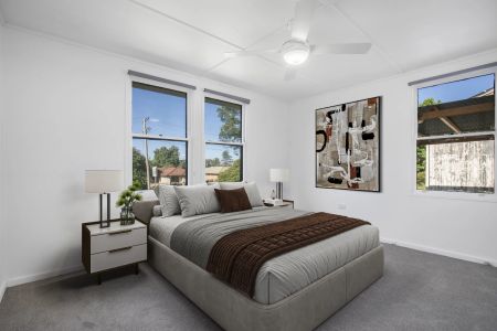 Stylishly Renovated 4-Bedroom Home on South Hill - Photo 4