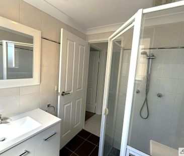 Spacious 2-Bedroom Unit Close to Transport - Photo 5