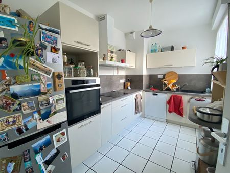 Location Appartement 3 pièces 76m² - Photo 2