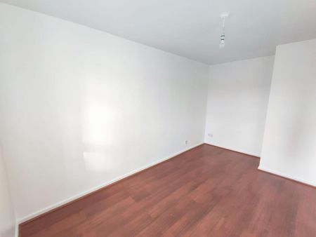 3 bedroom maisonette to rent - Photo 4
