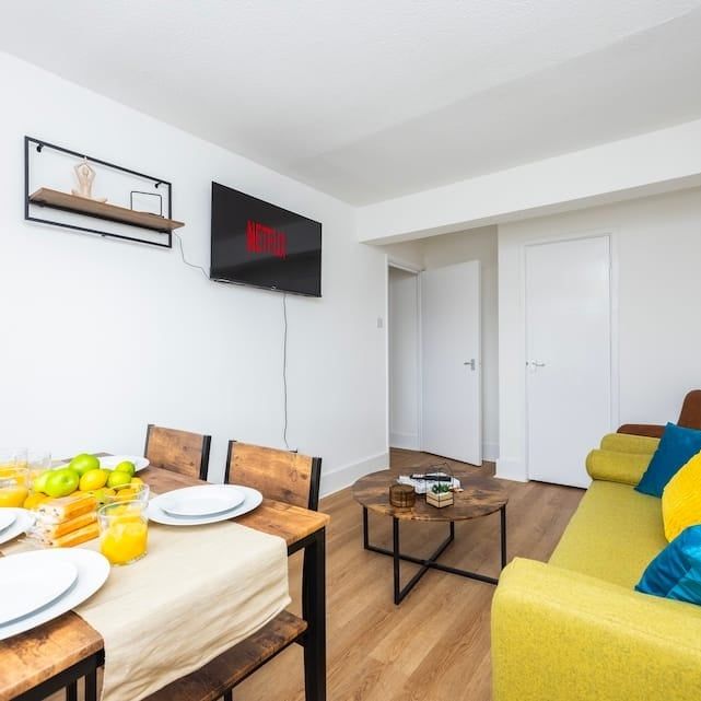 3 Bed Flat, Greater London, E16 - Photo 1