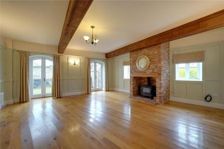 4 bedroom semi-detached house to rent - Photo 5