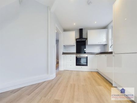 3 bedroom semi-detached house to rent - Photo 5