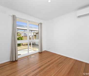 Three bedroom home in quiet court location, fully fenced - Photo 5