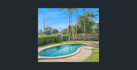 Modern two bedroom townhouse, swimming pool in the complex - Photo 2