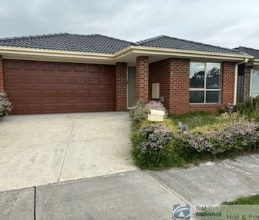 72 Pinnacle Drive, Pakenham - Photo 6