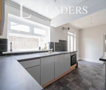 3 bedroom house to rent Trevor Road, PO4 - Photo 5