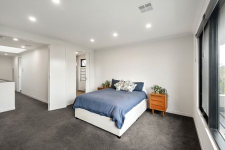 28a Ludstone Street, Hampton VIC 3188 - Townhouse For Rent | Domain - Photo 4