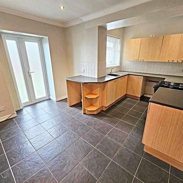 Middle Street, Trallwn, Pontypridd, CF37 - Photo 1