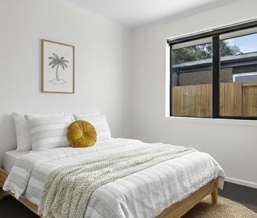 Welcome to this pristine home - Photo 4