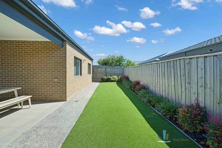 9 Dewberry St, Manor Lakes VIC 3024 - House For Rent | Domain - Photo 3