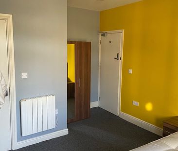 Room in a Shared House, Filwood Road, BS16 - Photo 2