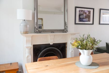 7 Kidmans Terrace, Woolloomooloo NSW 2011 - House For Rent | Domain - Photo 4