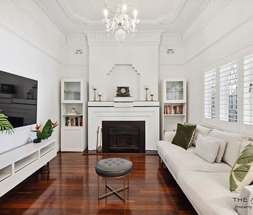 Stunning Heritage House for Rent - Photo 3