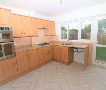 Butterys, Southend-on-sea, Essex, SS1 - Photo 6