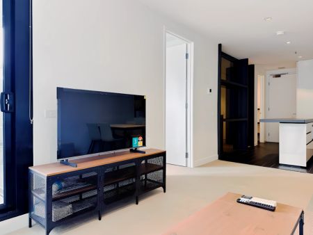 2B1B - secondary bedroom - Photo 2