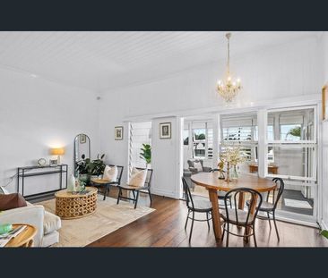 Queenslander with Flexible Living & Alfresco Balcony - Photo 2