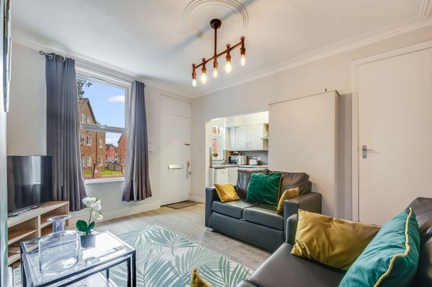 3 HESSLE STREET Leeds - LS6 1EL - Photo 1