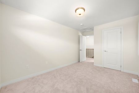 For Lease - 3050 Sandy Acres Avenue, Severn, Ontario - Photo 2