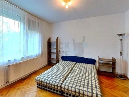 Kiadó részlegesen felújított lakás - Békéscsaba - Photo 2