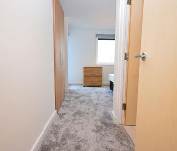 2 bedroom flat to rent - Photo 2