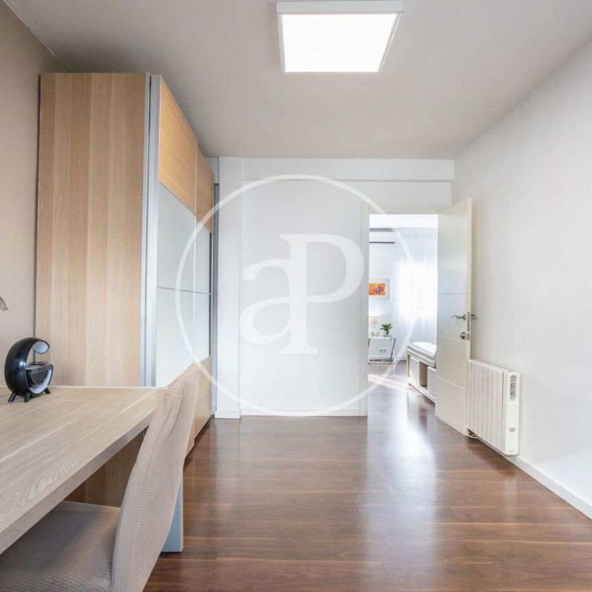 Piso de alquiler en C. del Mestre Aguilar, Russafa - Photo 1