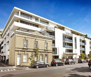 Stylish, Quiet & Convenient – Beachside Living at Its Best - Photo 2