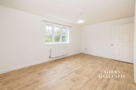 Firethorn Close, Edgware, HA8 - Photo 3