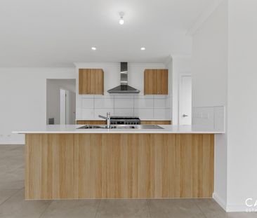 12 Dash Drive, Cranbourne East - Photo 6